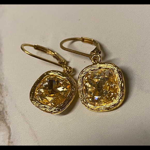 Jewelry - Swarovski cushion drop earrings